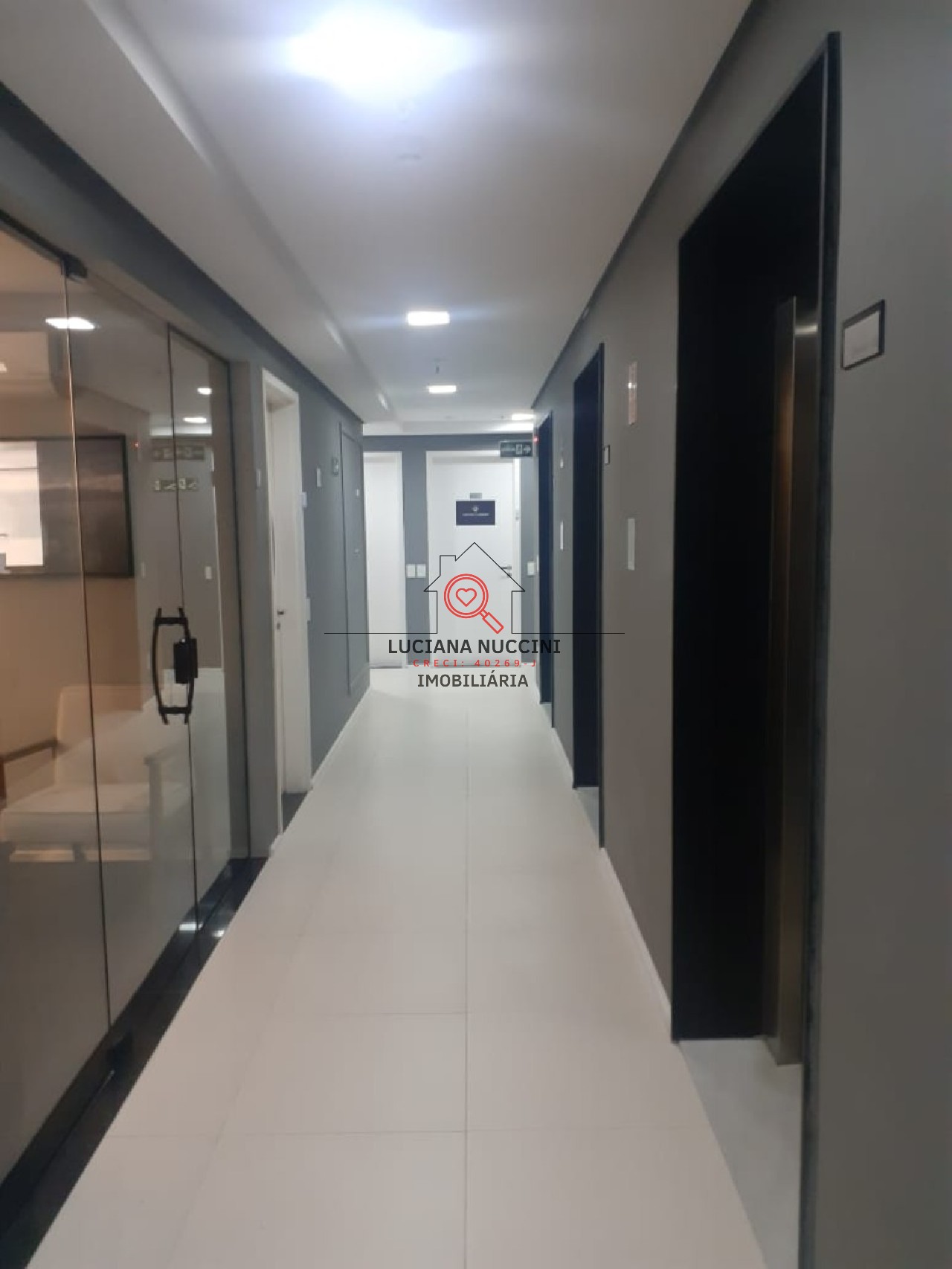Venda de sala comercial de alto padrão na várzea da barra fu