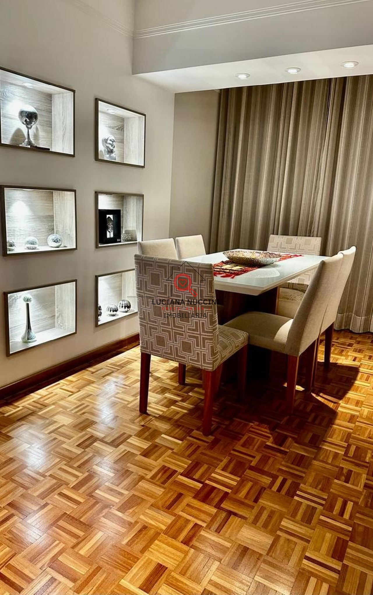 3 quartos, sendo 1 suíte e 1 adaptado para closet/escritório