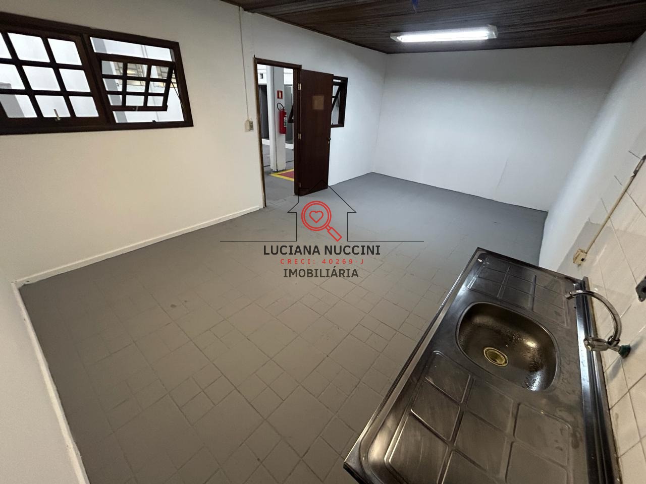 Conjunto Comercial para Locação em São Paulo-SP, Mirandópolis: 3 banheiros, 1.300 m² de Área.
