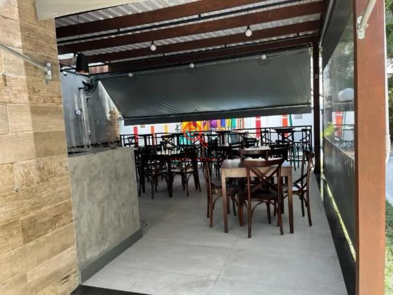 Apartamento à venda na Aclimação, São Paulo-SP, com 2 quartos, 2 banheiros, 2 vagas de garagem e 61,00 m² de área.