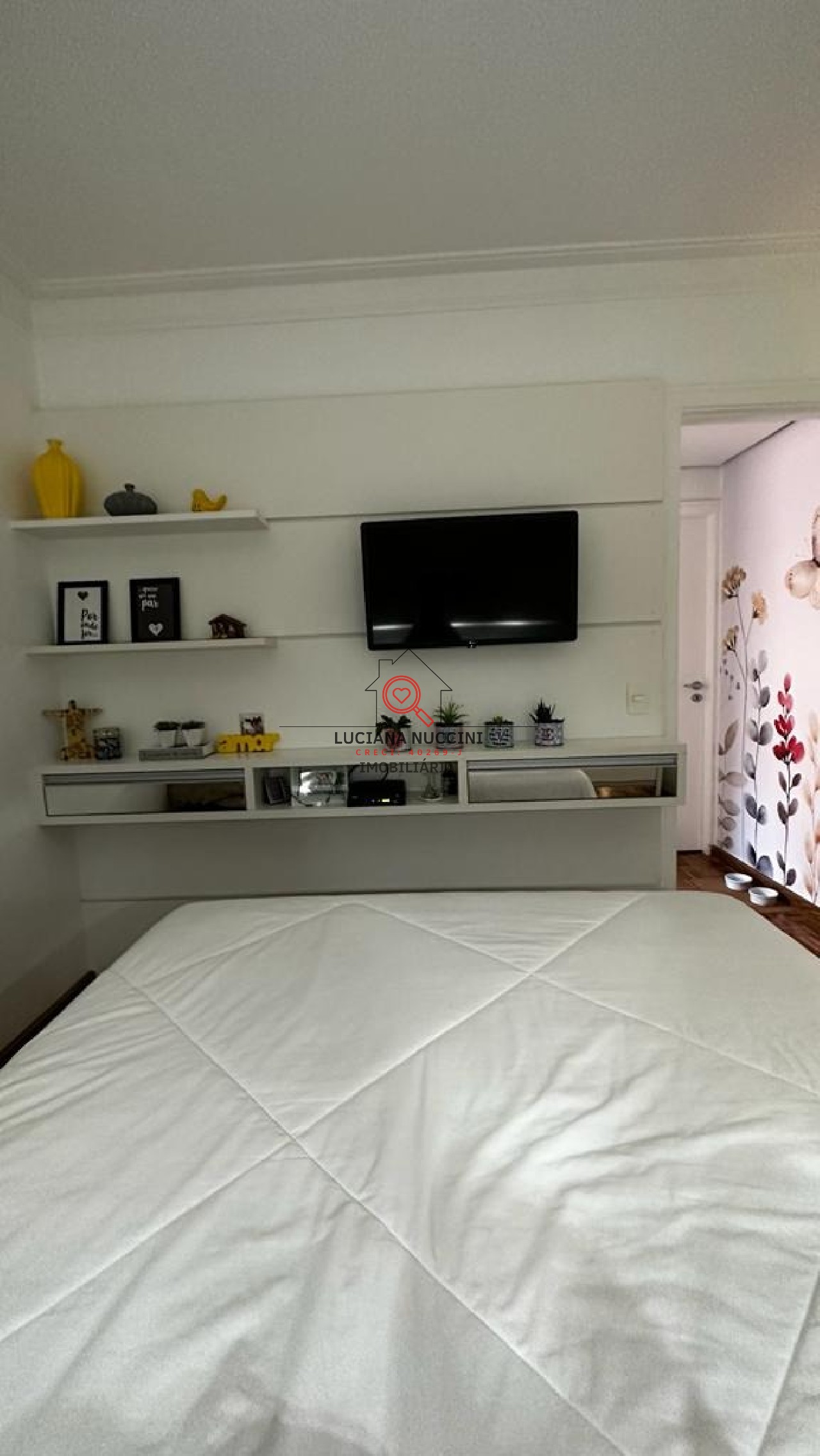 3 quartos, sendo 1 suíte e 1 adaptado para closet/escritório