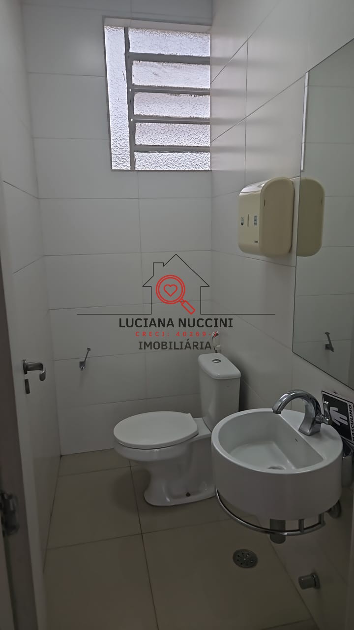 Casa de 244m² com 9 salas e 7 vagas de garagem no Jardim Paulista em São Paulo: Venda ou Locação!
