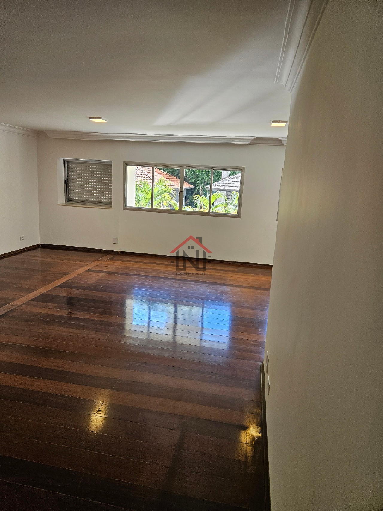 Apartamento de luxo no Jardim Paulista: 3 quartos, 1 suíte, 2 salas, 4 banheiros, 2 vagas, 175m² - São Paulo-SP