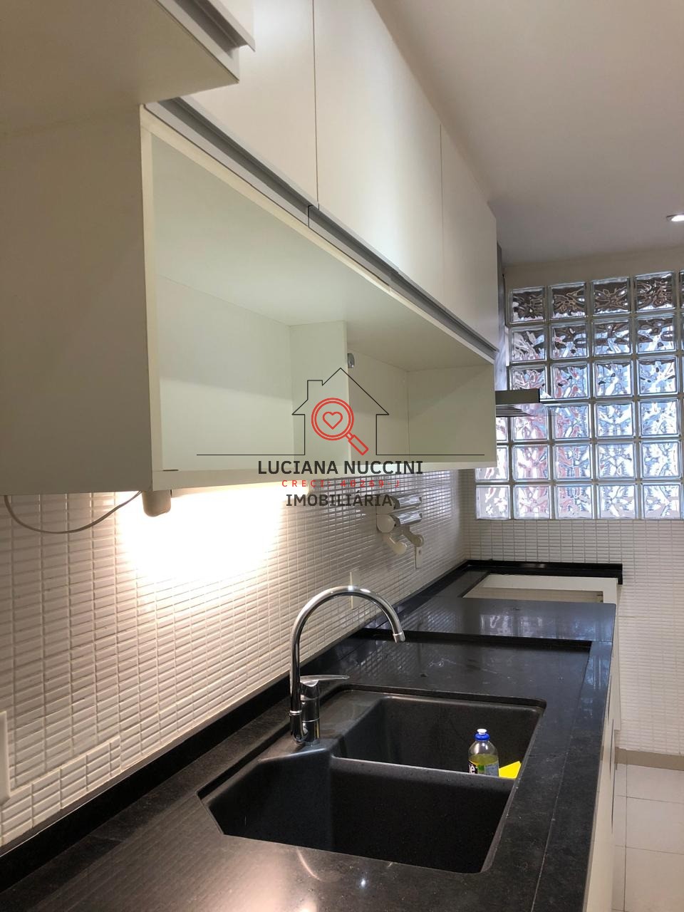 Apartamento de Luxo no Jardim Paulista: 3 Quartos, 1 Suíte, 147m² - Venda ou Locação em São Paulo-SP