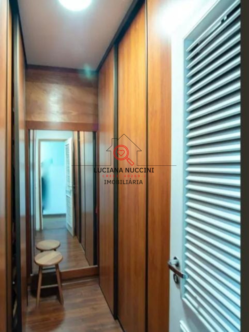 Apartamento à venda em Moema - SP: 4 quartos, 3 suítes, 4 vagas e 240m² de área! Venha conferir!