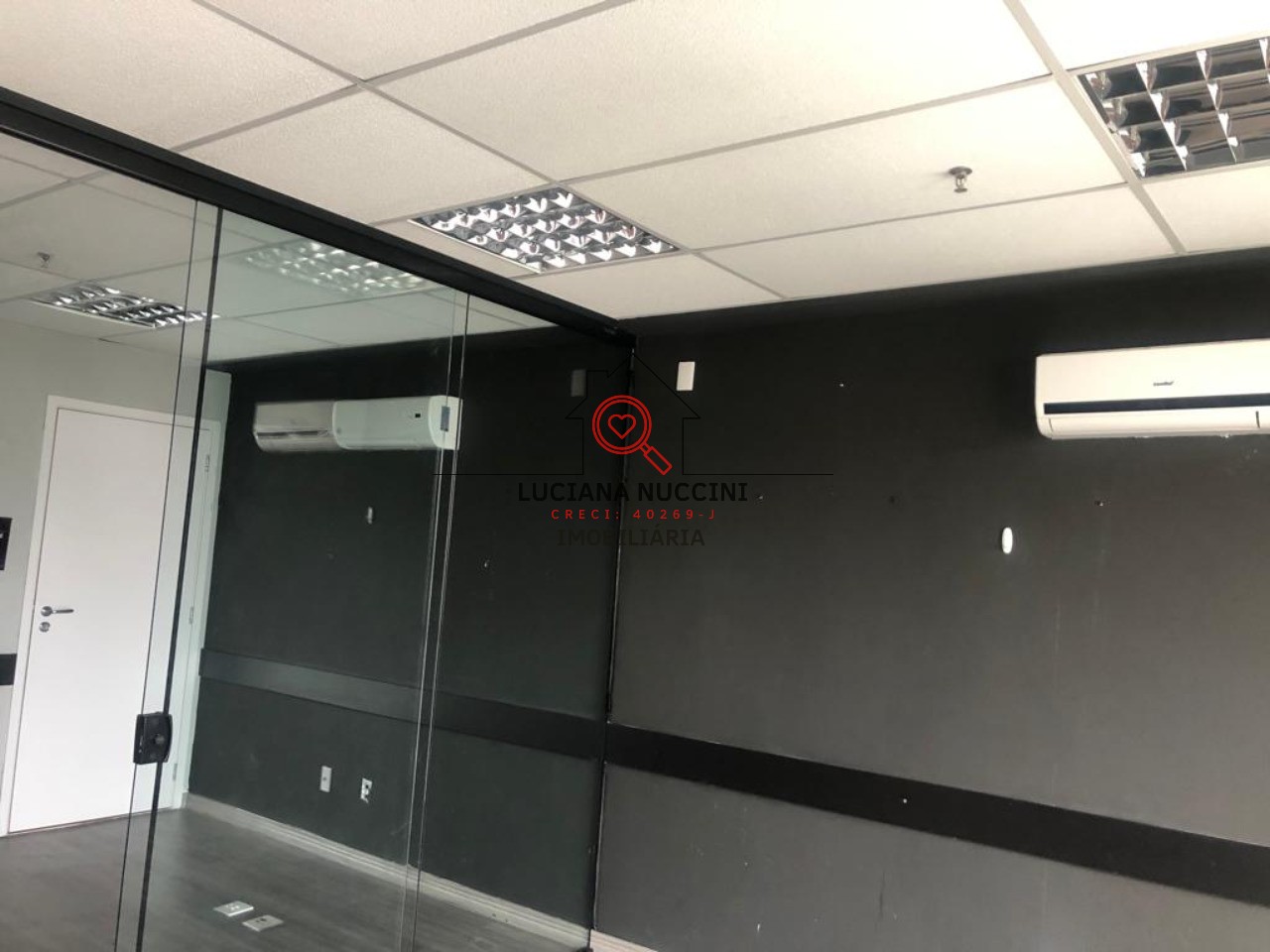 Oportunidade única: Sala comercial à venda em Pinheiros, SP - 1 sala, 2 banheiros, 1 vaga, 42m². Invista já!