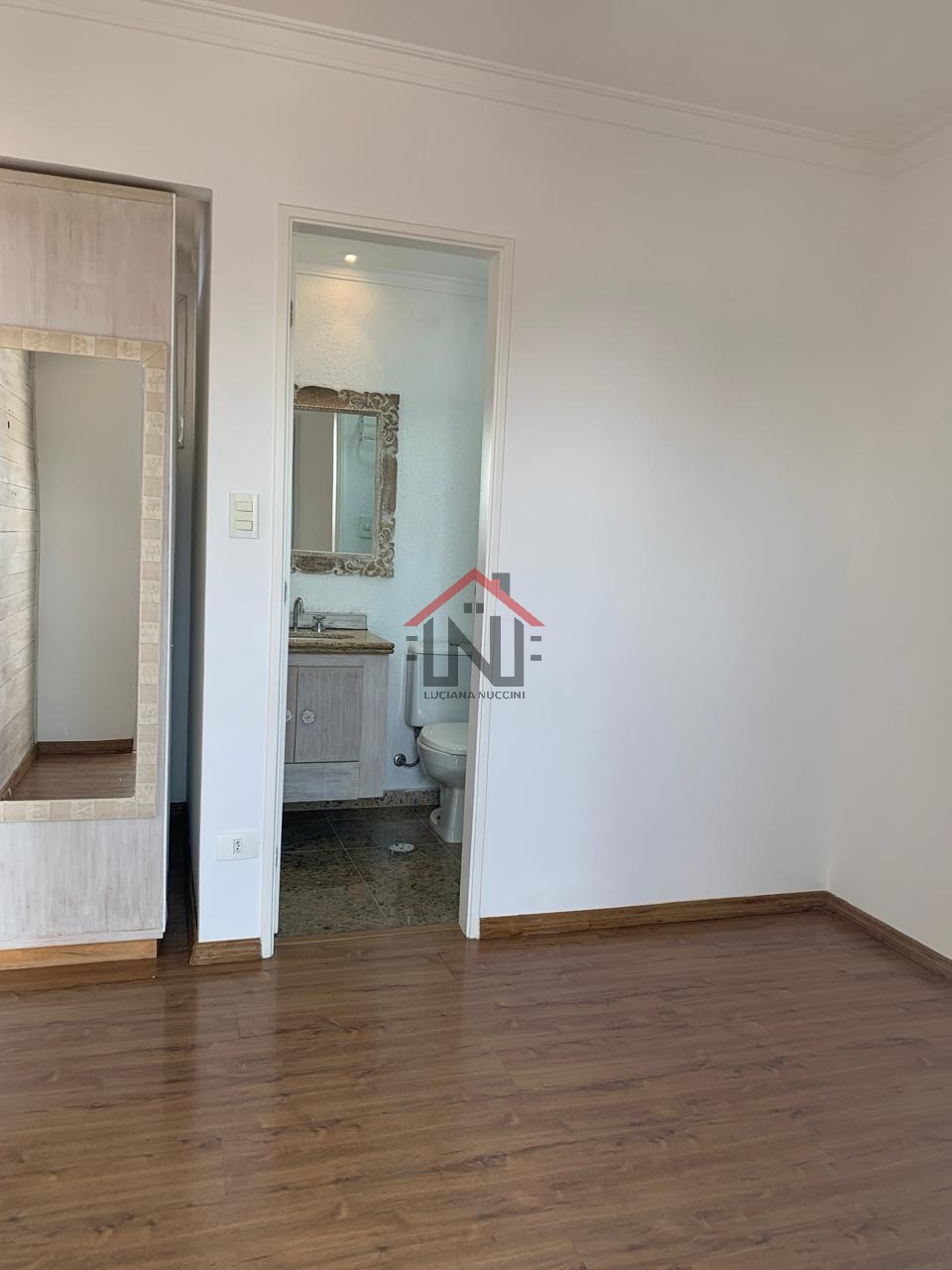 Apartamento à venda em Mirandópolis, São Paulo-SP: 1 quarto, 1 sala, 1 banheiro, 1 vaga de garagem, 40m².