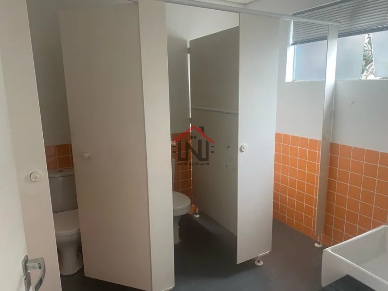 Conjunto Comercial de Alto Padrão em São Paulo-SP, com 8 banheiros, 3 vagas de garagem e 610m² de área!