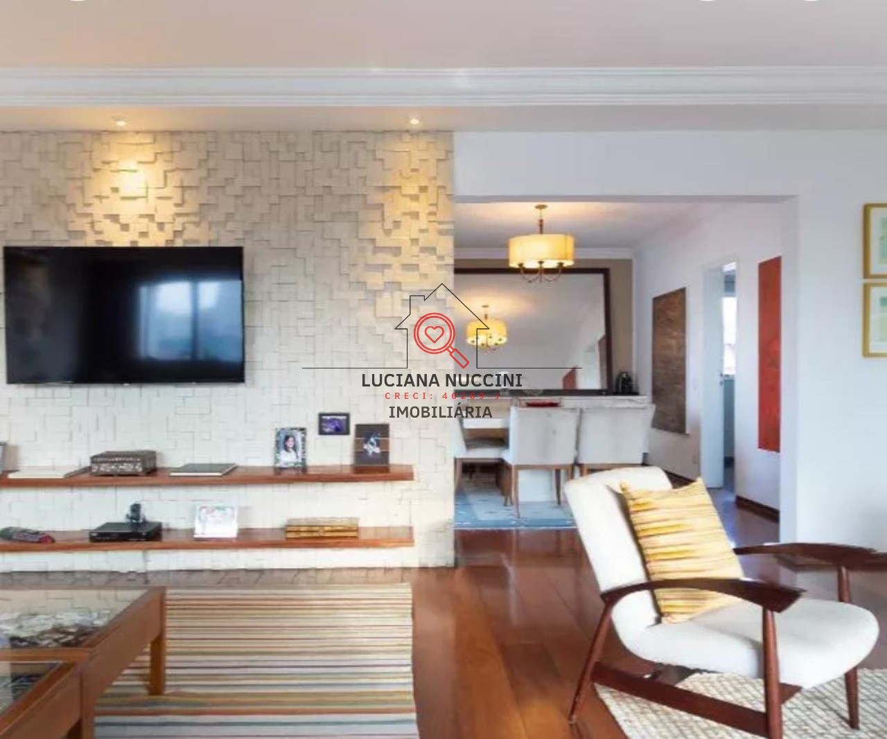 Apartamento à venda em Moema - SP: 4 quartos, 3 suítes, 4 vagas e 240m² de área! Venha conferir!