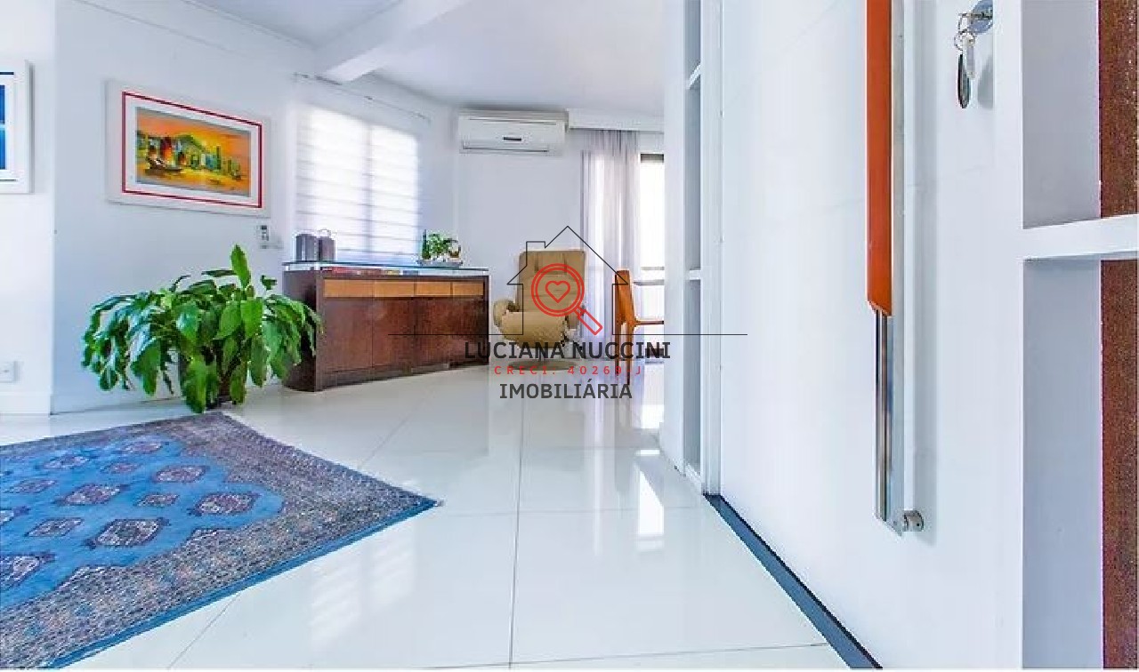 Elegante Apartamento de 4 Suítes com Área de Lazer