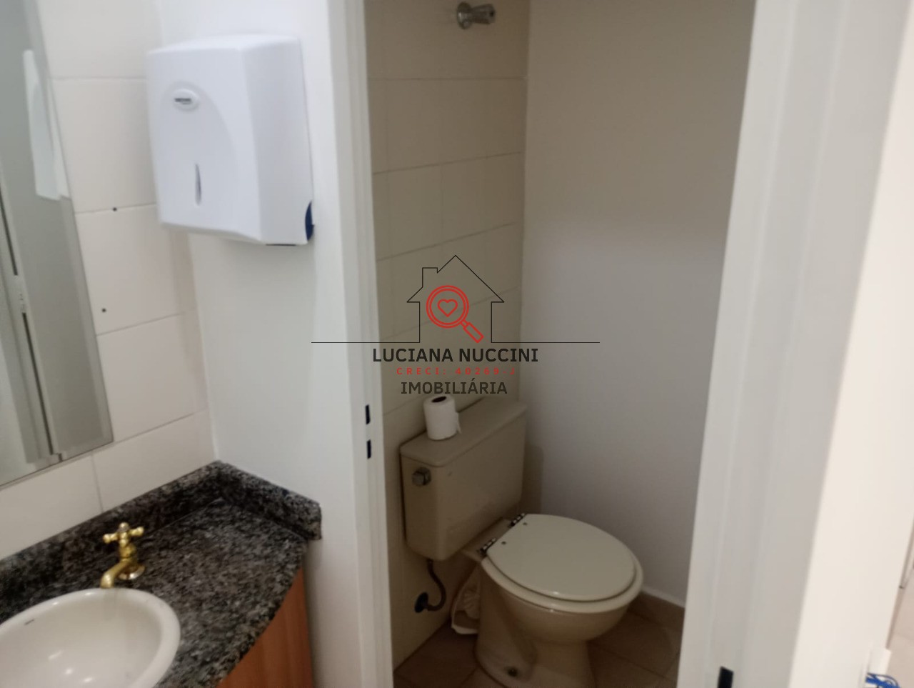 Conjunto Comercial à Venda ou Locação em Moema-SP: 1 Sala, 1 Banheiro, 1 Vaga de Garagem e 81,88 m² de Área.