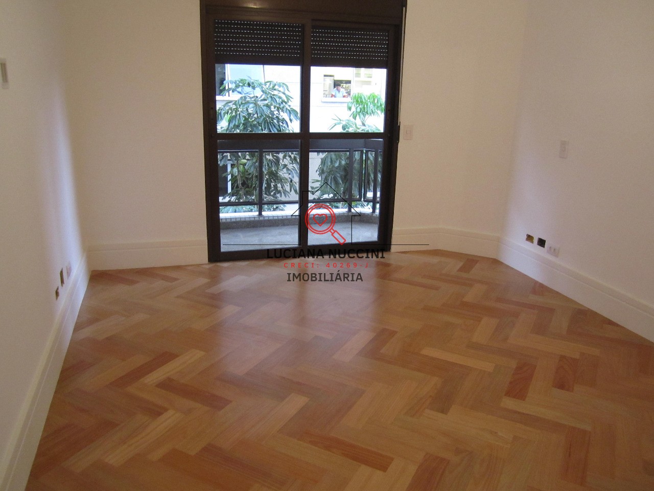 Apartamento de Luxo na Vila Nova Conceição: 3 Quartos, 3 Suítes, 3 Banheiros, 3 Vagas, 210,21m² - São Paulo-SP