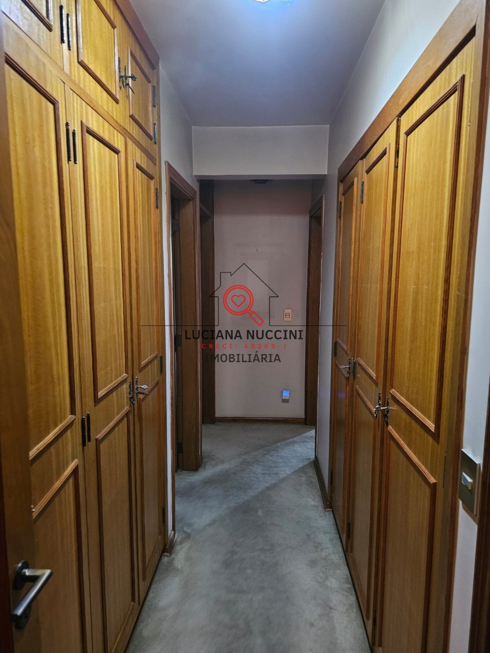 Apartamento à venda em Indianópolis, São Paulo-SP: 4 vagas de garagem e 200m² de área.