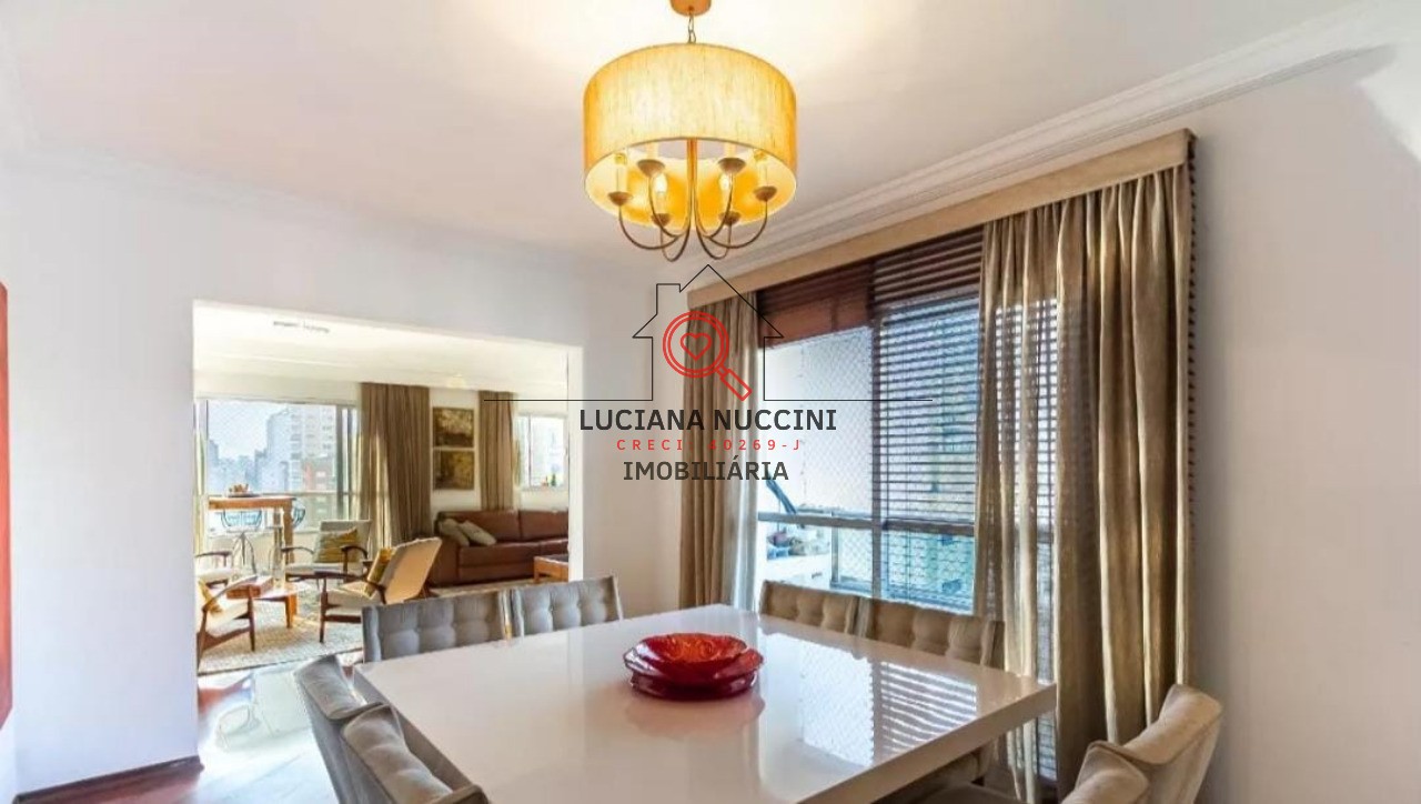 Apartamento à venda em Moema - SP: 4 quartos, 3 suítes, 4 vagas e 240m² de área! Venha conferir!