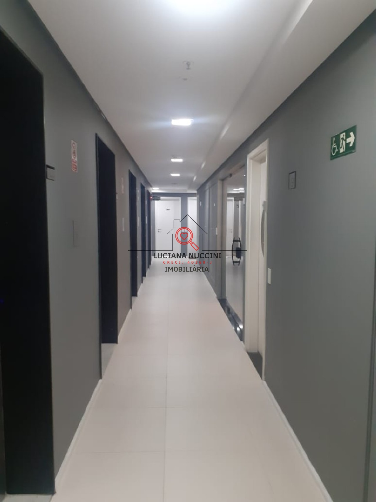 Venda de sala comercial de alto padrão na várzea da barra fu
