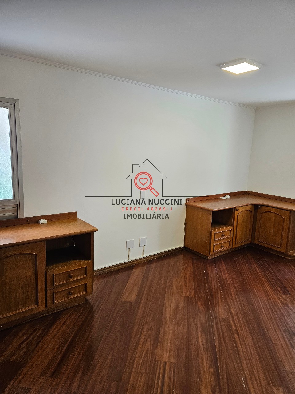Apartamento de luxo no Jardim Paulista: 3 quartos, 1 suíte, 2 salas, 4 banheiros, 2 vagas, 175m² - São Paulo-SP