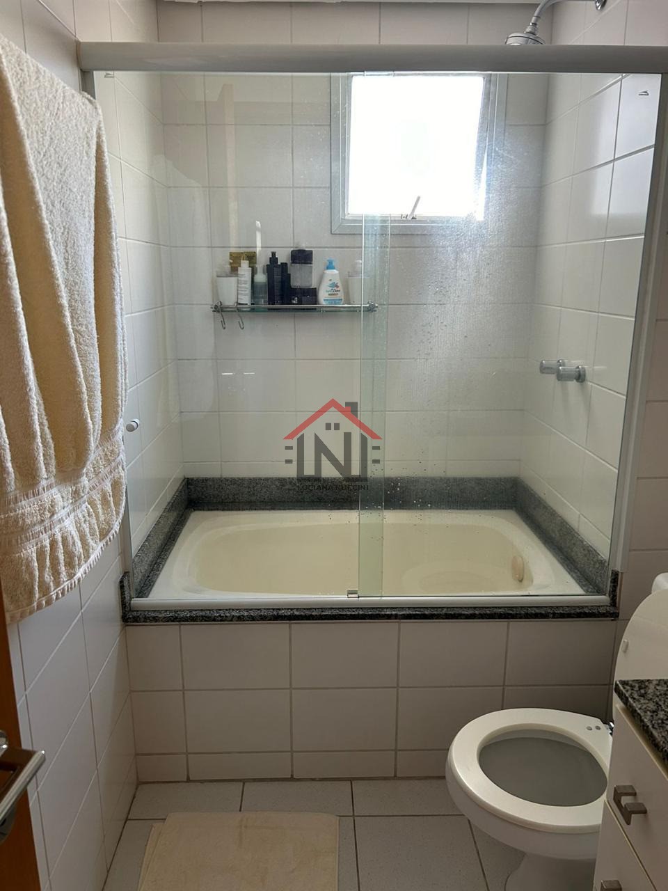 Venda de apartamento de luxo em Pinheiros, São Paulo-SP: 3 quartos, 1 suíte, 2 salas, 5 banheiros, 4 vagas de garagem, 130m².