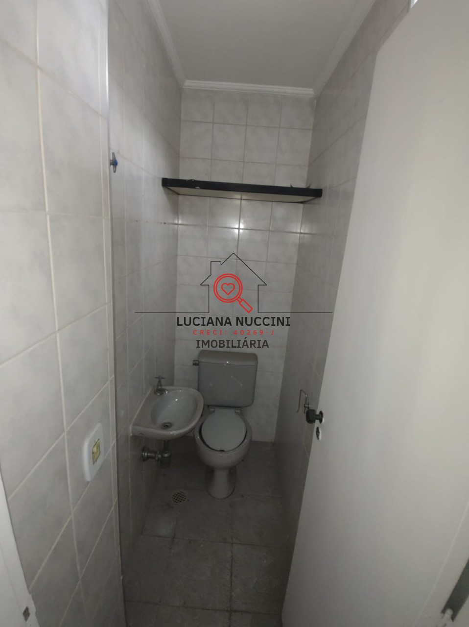 Conjunto comercial de alto padrão na Vila Mariana, São Paulo-SP: 2 banheiros, 2 vagas de garagem, 48m². Alugue já!