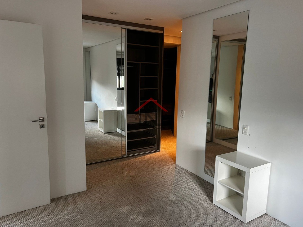 Apartamento de Luxo em Pinheiros: 2 quartos, 2 suítes, 2 salas, 2 vagas de garagem, 140m² de área! Venda ou Locação em São Paulo-SP!