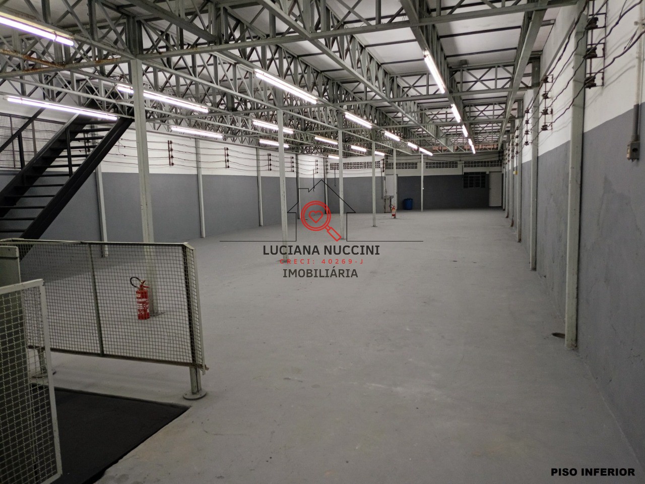 Oportunidade imperdível: Galpão comercial de 700m² à venda em São Paulo-SP, no bairro Cursino!