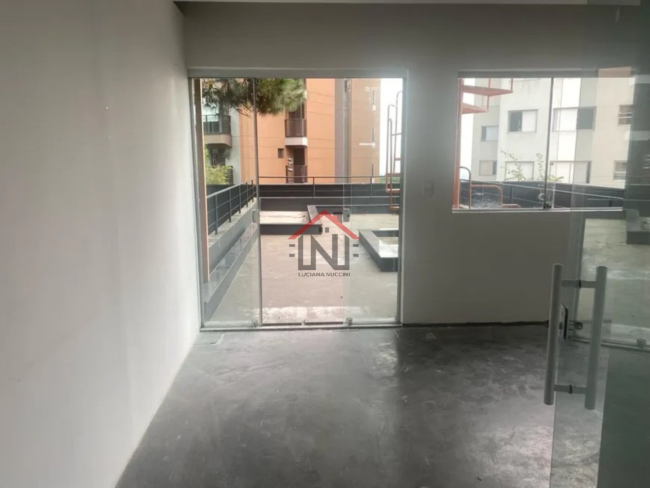 Conjunto Comercial de Alto Padrão em São Paulo-SP, com 8 banheiros, 3 vagas de garagem e 610m² de área!