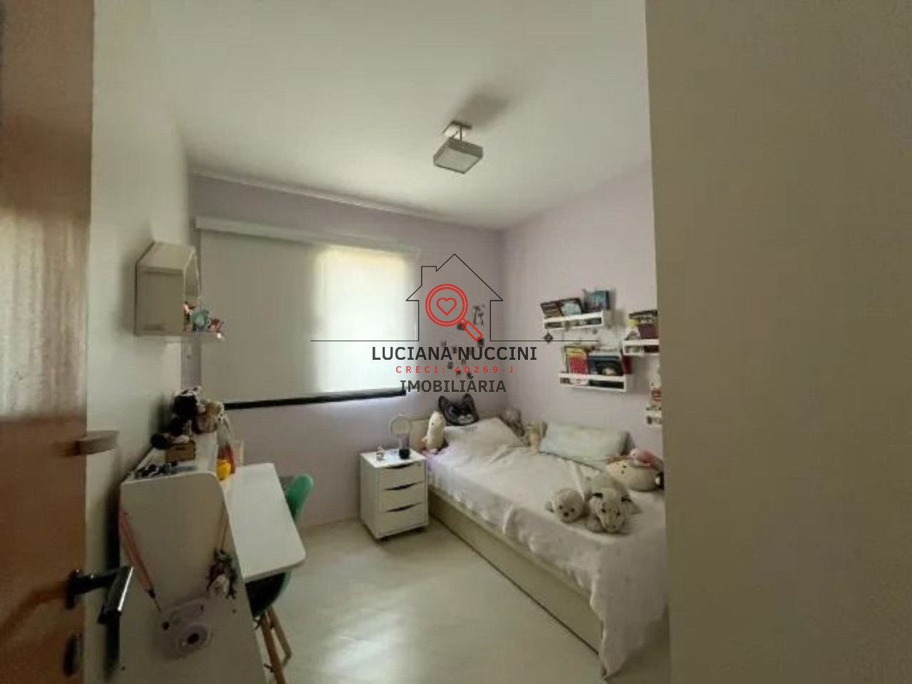 Apartamento à venda na Aclimação, São Paulo-SP, com 2 quartos, 2 banheiros, 2 vagas de garagem e 61,00 m² de área.