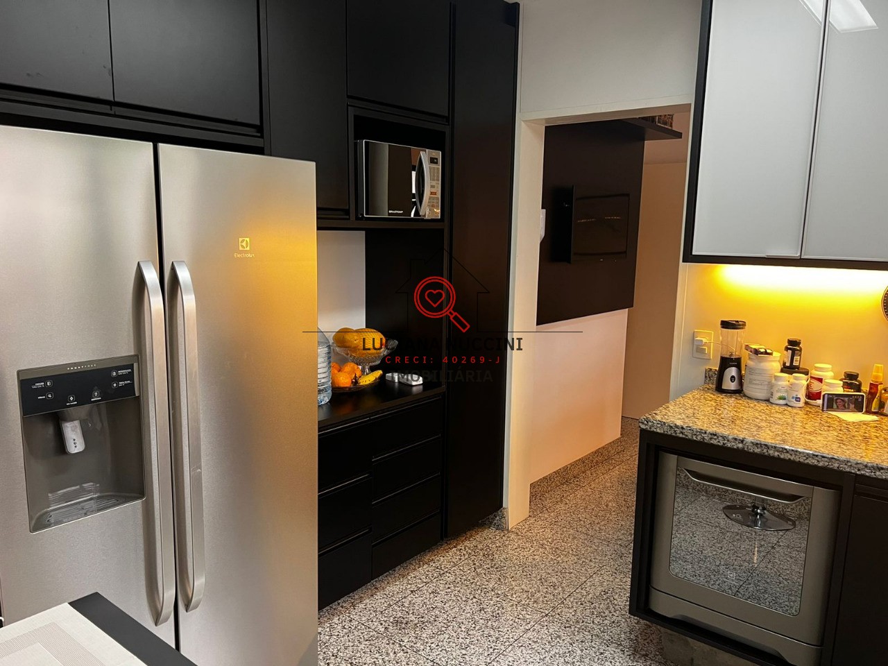 Apartamento de luxo à venda ou para locação em Indianópolis, São Paulo-SP: 3 quartos, 3 suítes, 2 salas, 3 vagas, 179m²