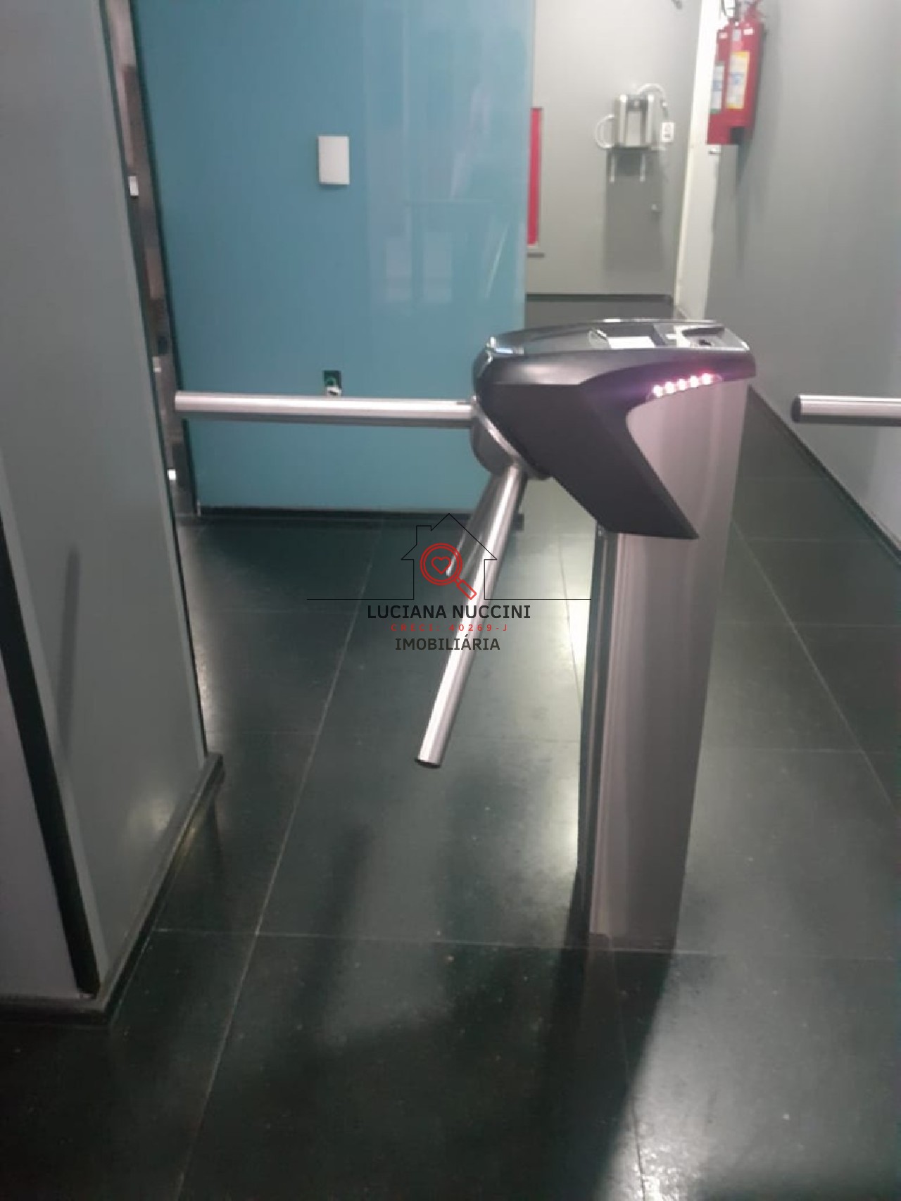 Venda de sala comercial de alto padrão na várzea da barra fu
