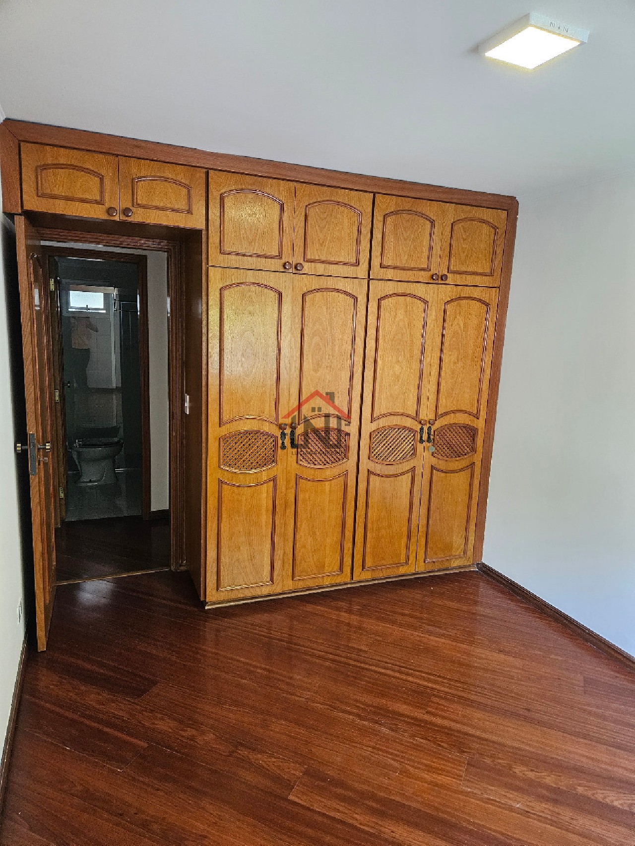 Apartamento de luxo no Jardim Paulista: 3 quartos, 1 suíte, 2 salas, 4 banheiros, 2 vagas, 175m² - São Paulo-SP