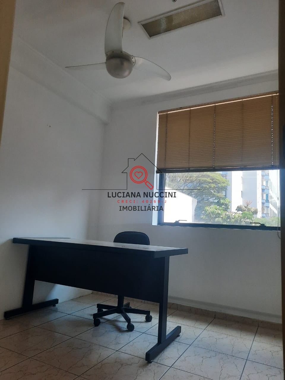 Conjunto comercial para locação na Vila Nova Conceição, São Paulo-SP: 2 banheiros, 3 vagas de garagem, 63m² de área.