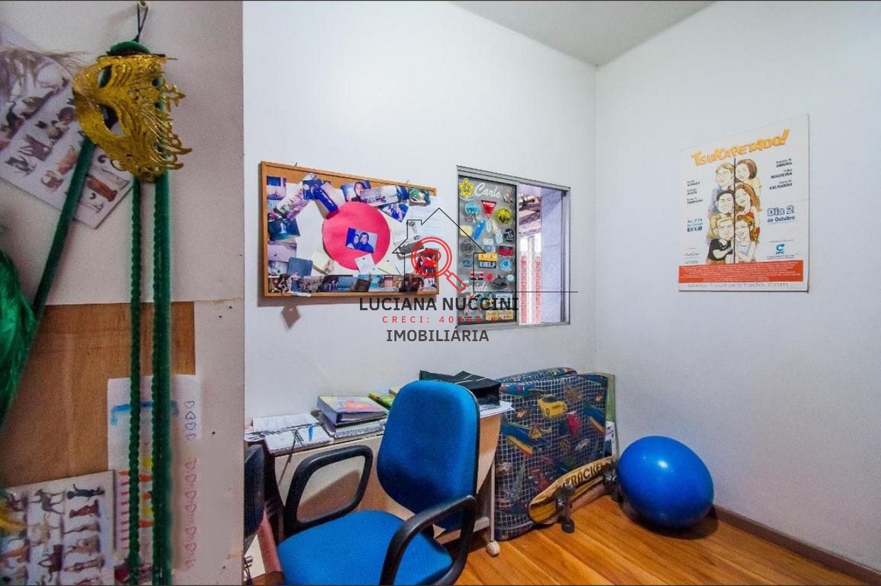 Casa à venda em São Paulo-SP, bairro Ipiranga, 3 quartos, 2 banheiros, 2 vagas de garagem, 132,00 m² de área!
