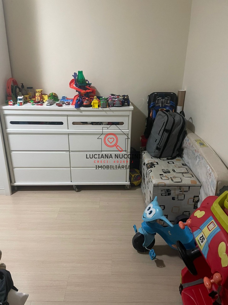 Apartamento à venda em São Paulo-SP, Vila Fachini: 2 quartos, 2 salas, 1 banheiro, 1 vaga, 69m² de área. Aproveite!