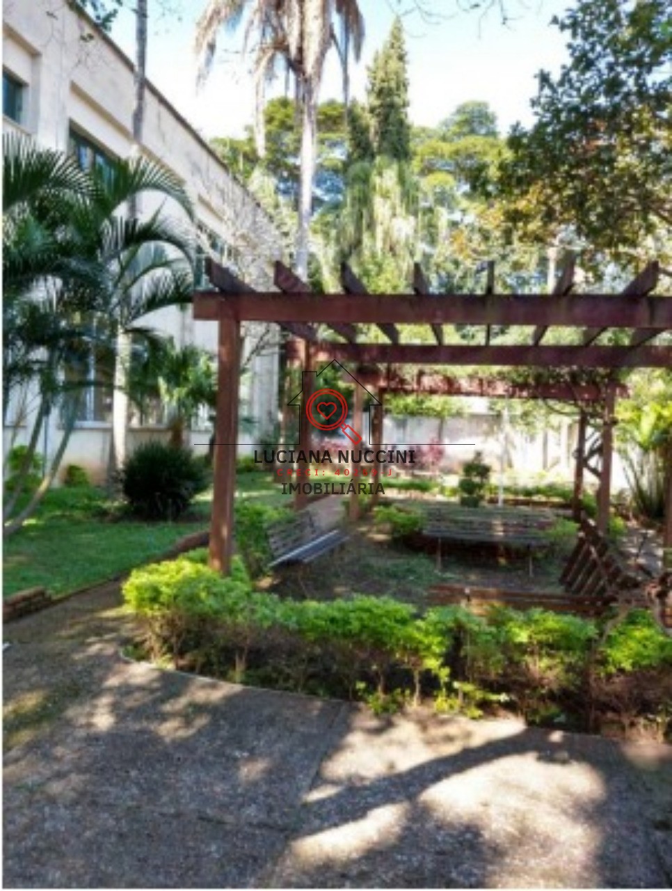 Conjunto Comercial com 20 Salas e 40 Vagas de Garagem em Indianópolis, São Paulo-SP - 5.080 m² Disponíveis!