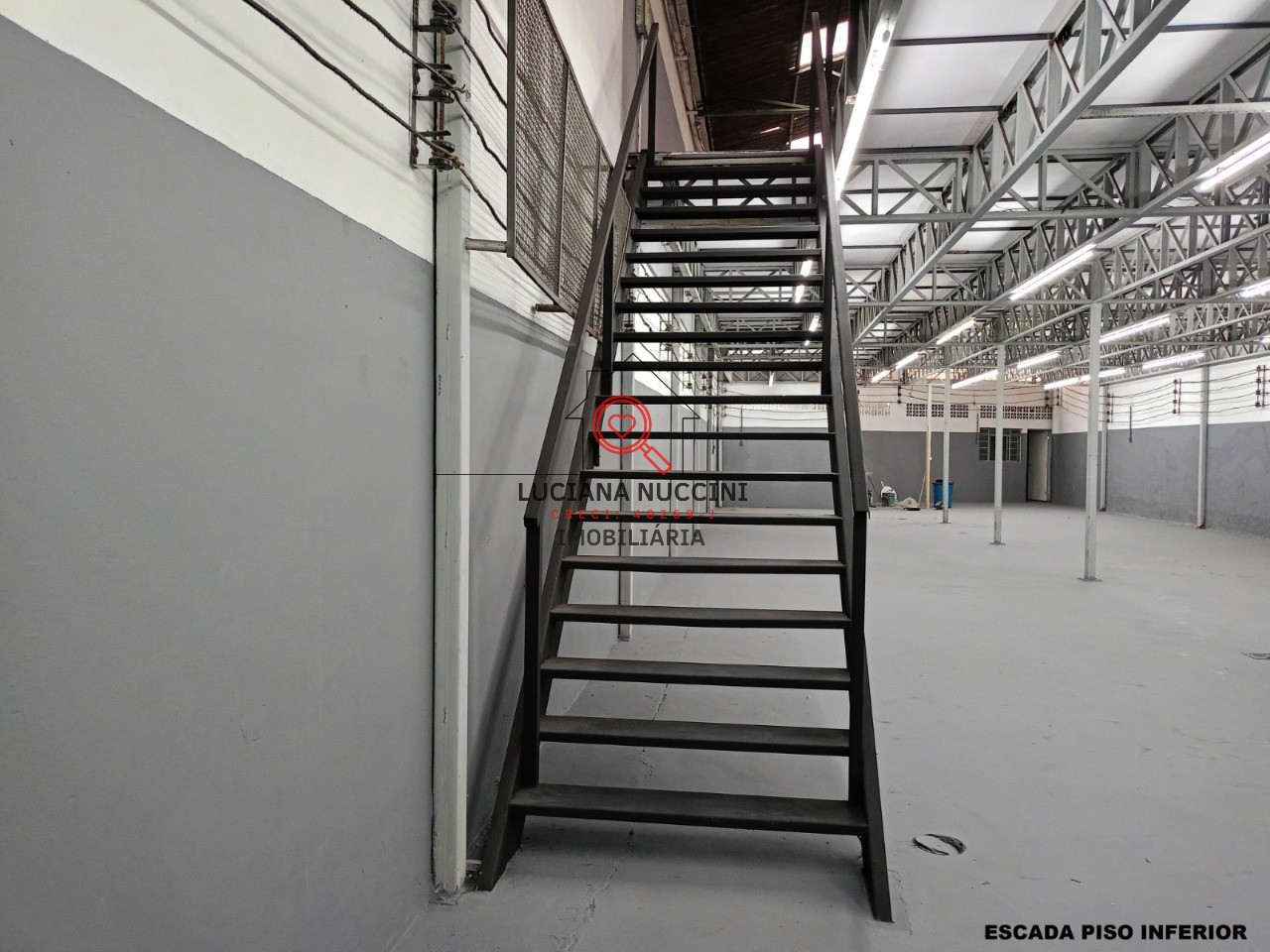 Oportunidade imperdível: Galpão comercial de 700m² à venda em São Paulo-SP, no bairro Cursino!