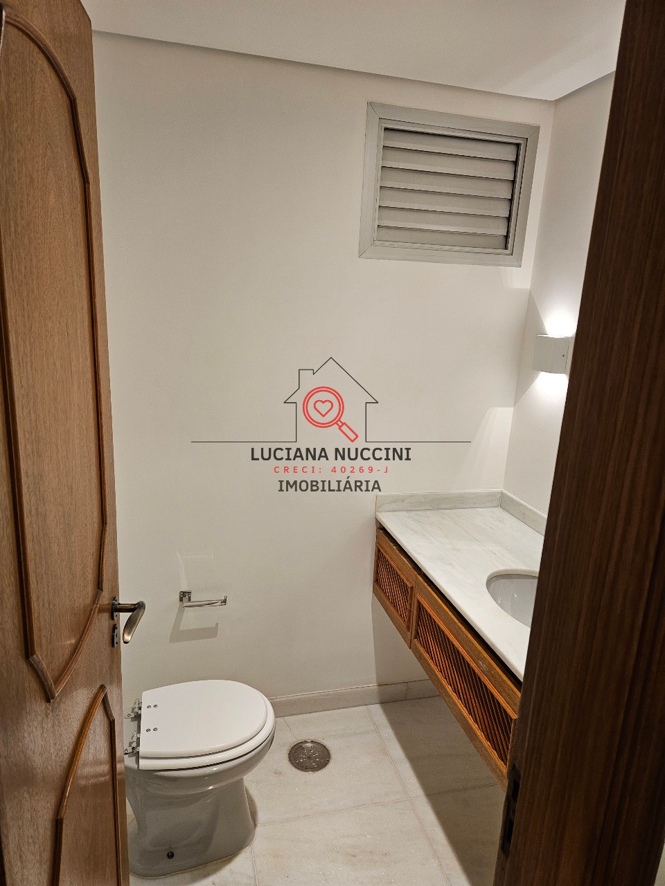 Apartamento de luxo no Jardim Paulista: 3 quartos, 1 suíte, 2 salas, 4 banheiros, 2 vagas, 175m² - São Paulo-SP