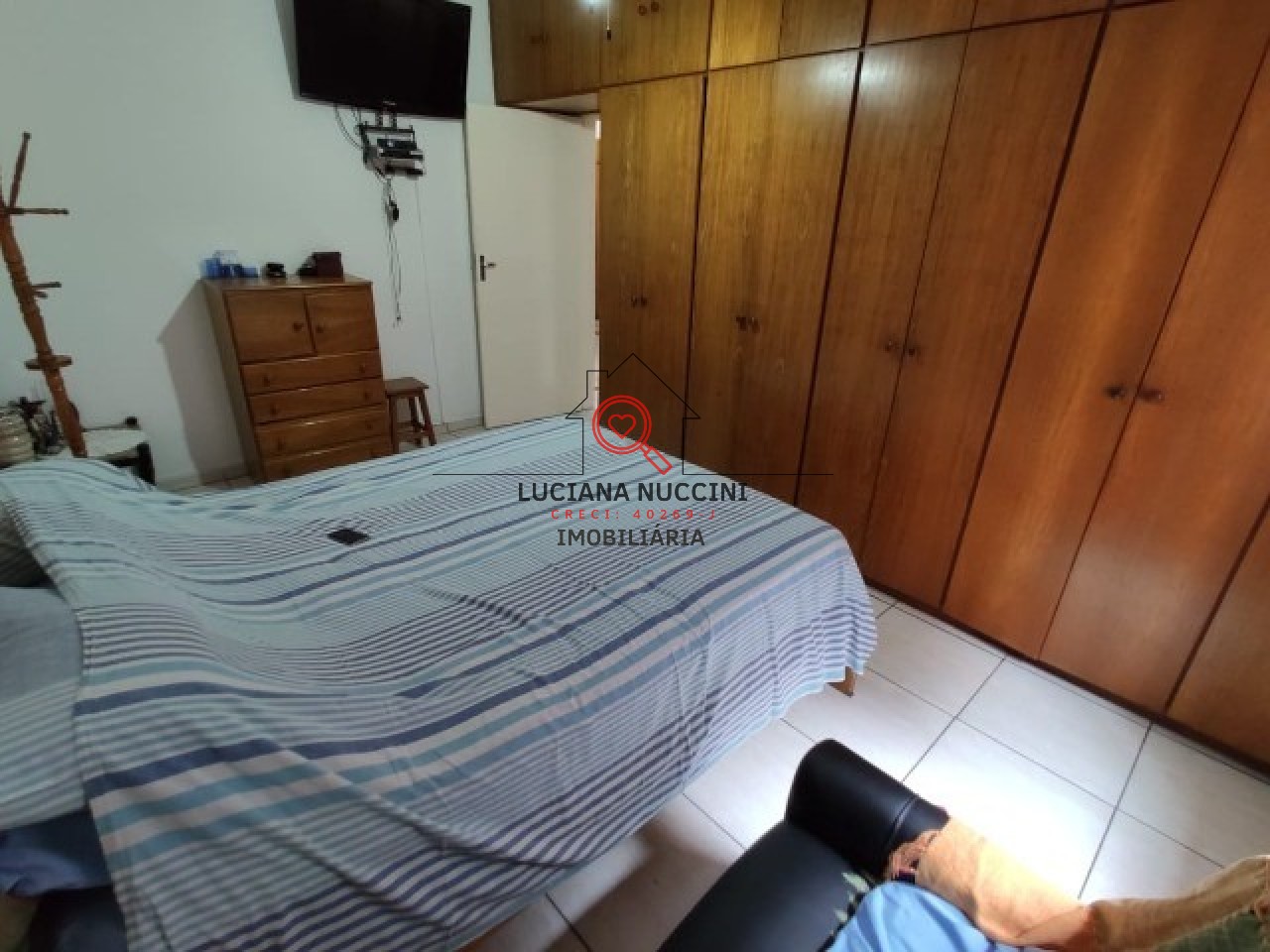 Casa à venda em São Paulo-SP, Vila Liviero: 2 quartos, 1 sala, 1 banheiro, 2 vagas de garagem, 154m² de área. Confira!