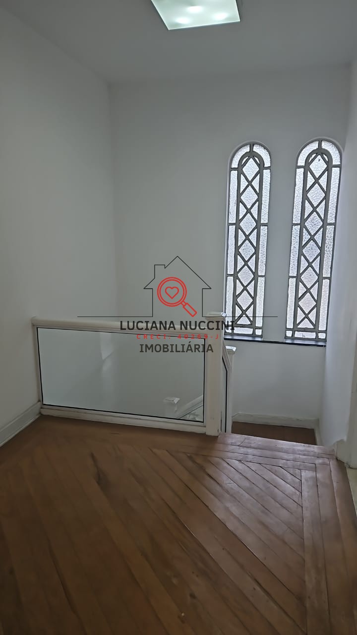 Casa de 244m² com 9 salas e 7 vagas de garagem no Jardim Paulista em São Paulo: Venda ou Locação!