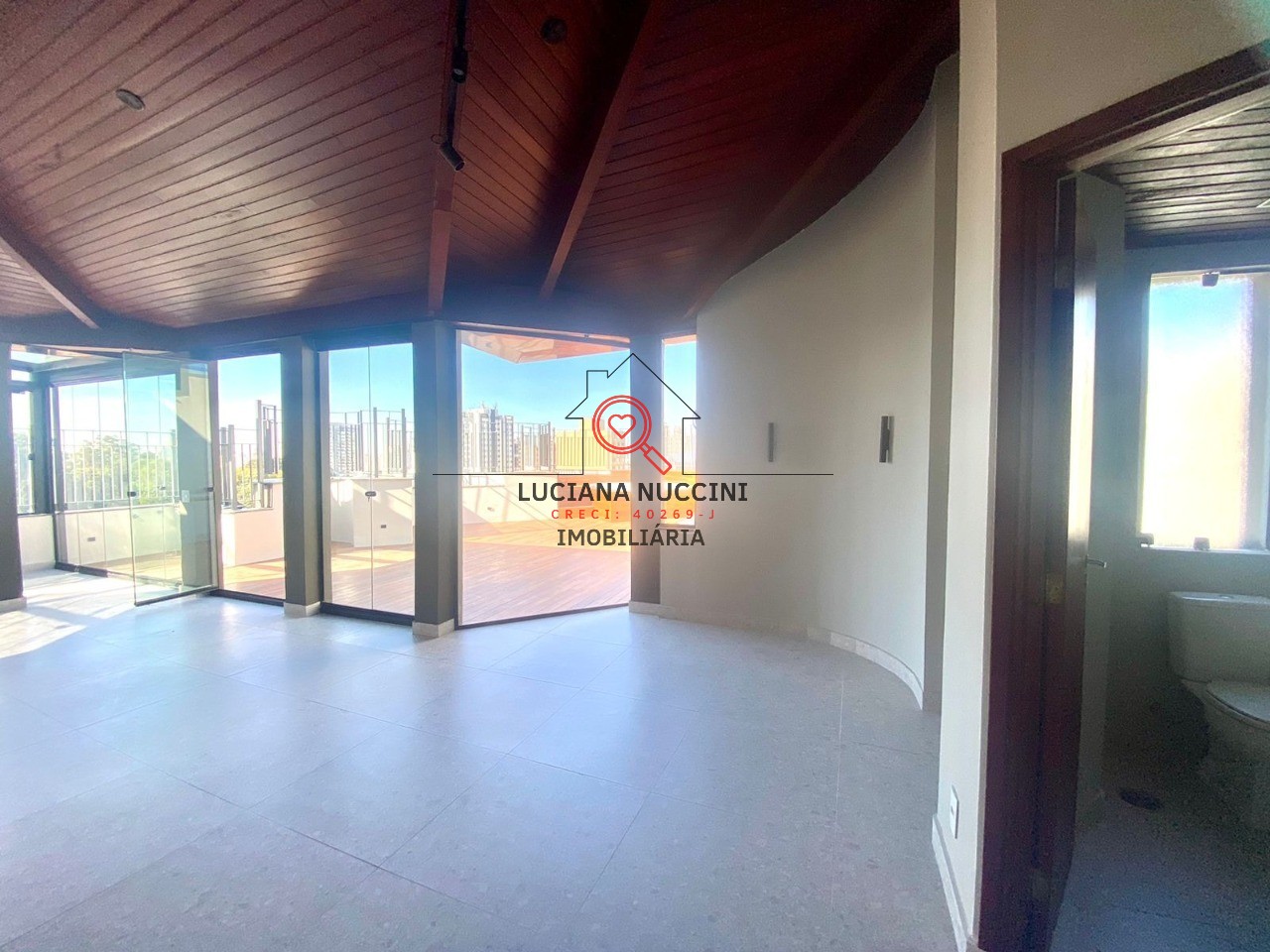 Cobertura de Luxo na Vila Mariana: 3 Quartos, 1 Suíte, 3 Banheiros, 3 Vagas de Garagem, 377m² de Pura Elegância em SP