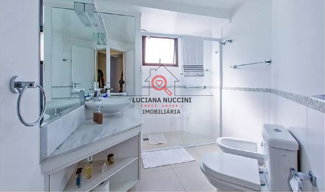 Elegante Apartamento de 4 Suítes com Área de Lazer