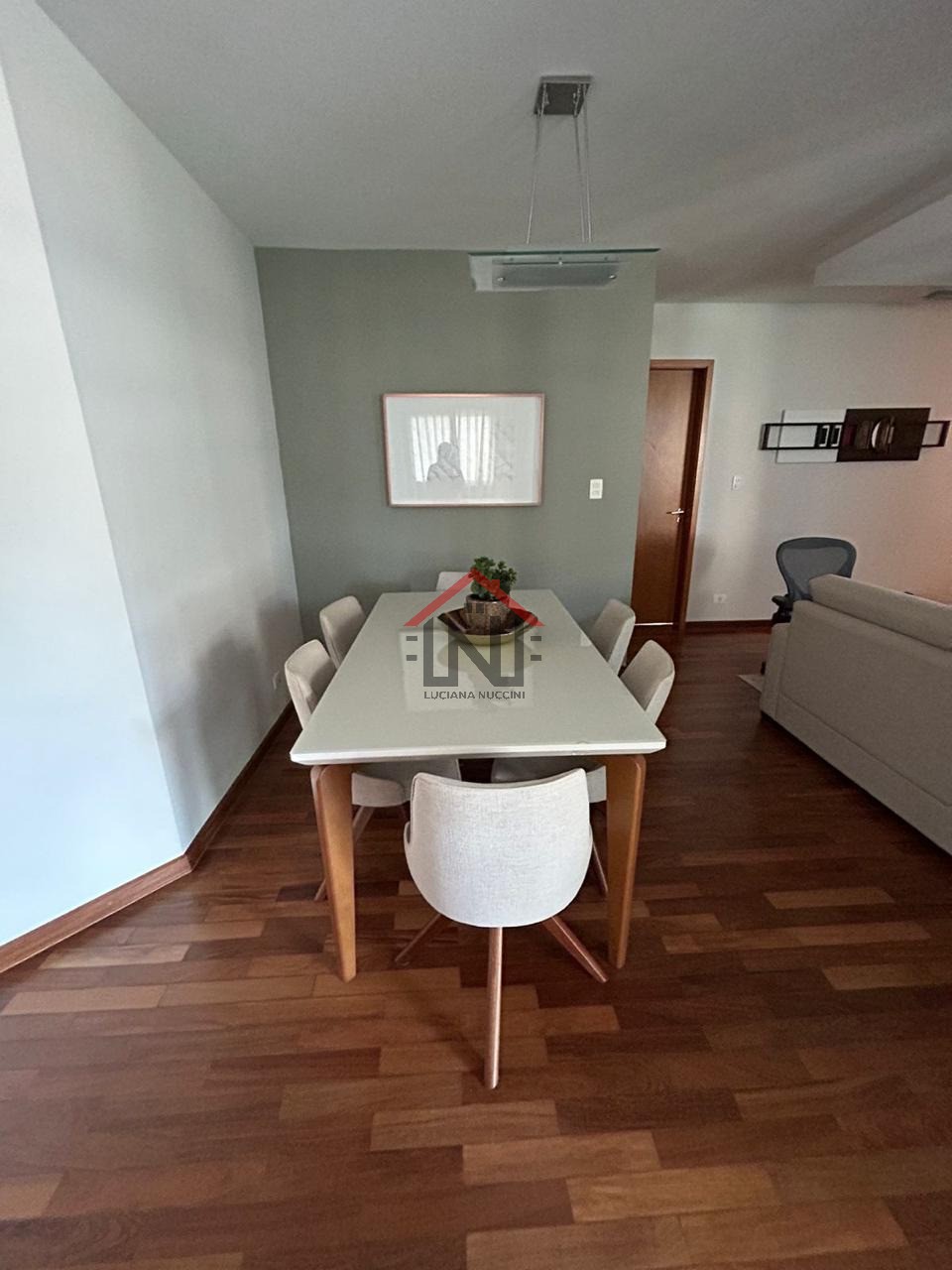 Venda de apartamento de luxo em Pinheiros, São Paulo-SP: 3 quartos, 1 suíte, 2 salas, 5 banheiros, 4 vagas de garagem, 130m².