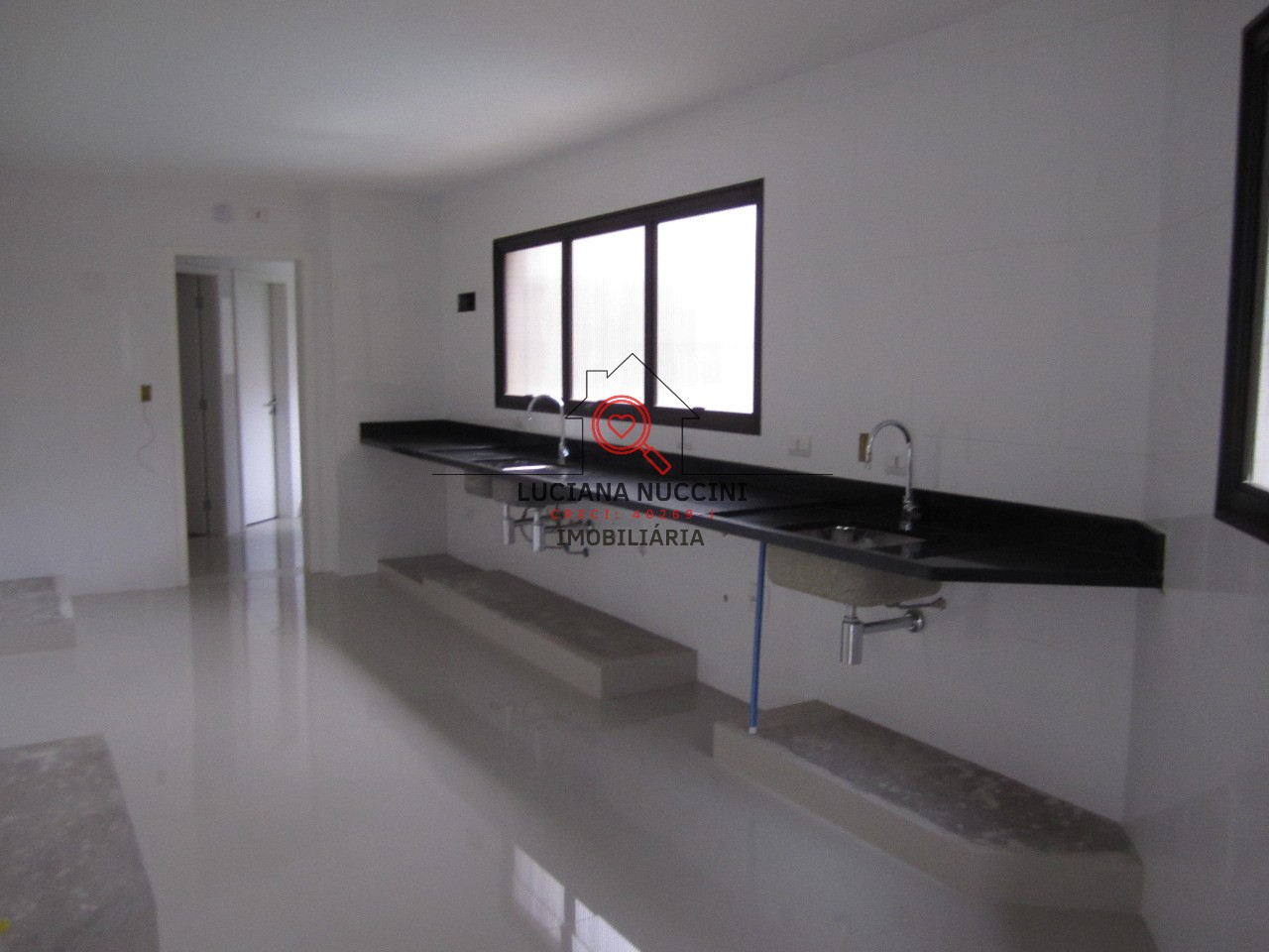Apartamento de Luxo na Vila Nova Conceição: 3 Quartos, 3 Suítes, 3 Banheiros, 3 Vagas, 210,21m² - São Paulo-SP