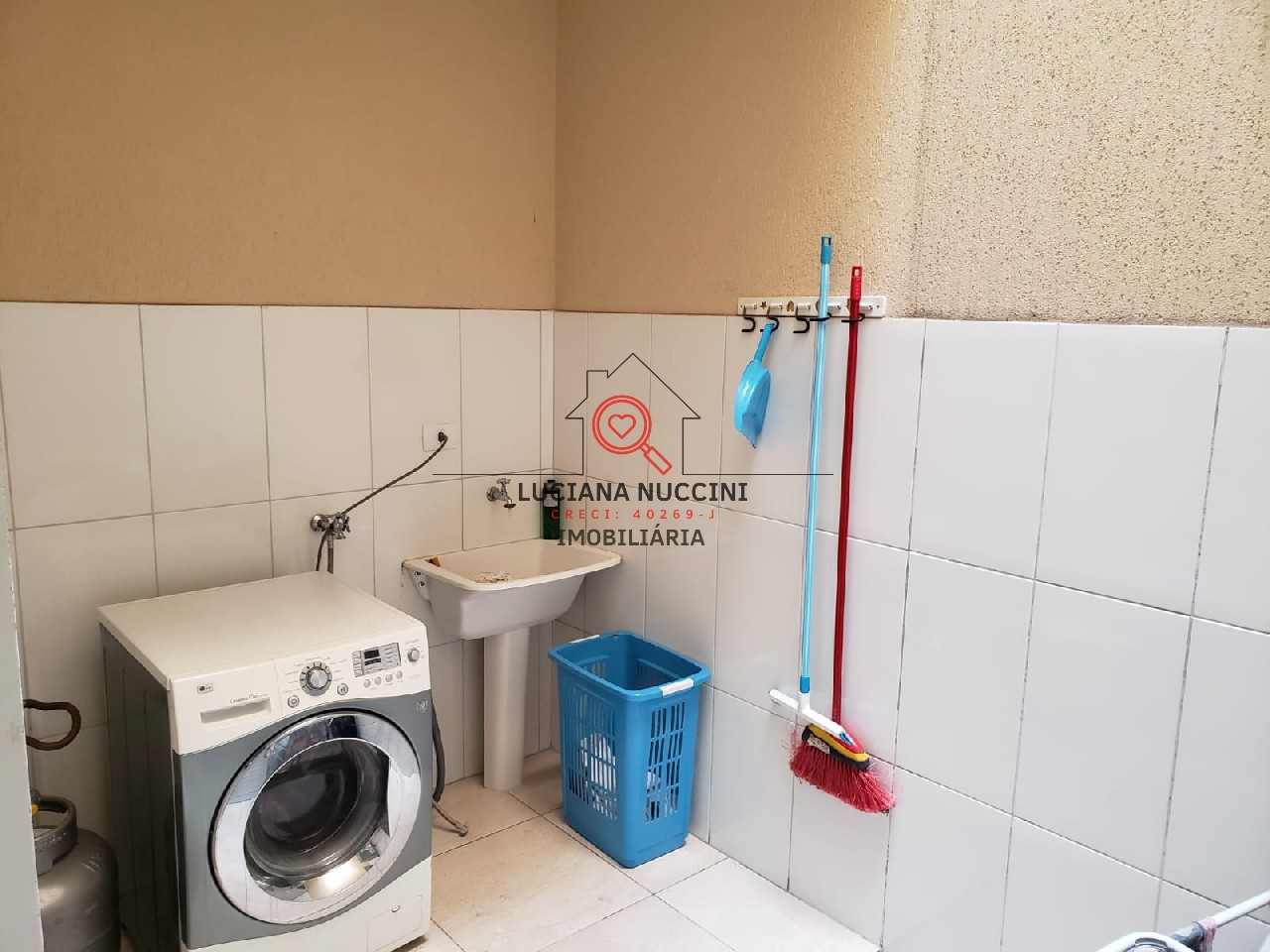Venda lindo sobrado em condominio fechado na penha com 3 dor