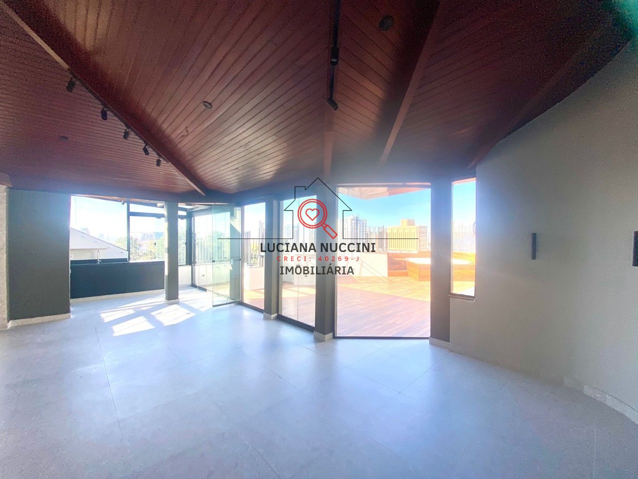 Cobertura de Luxo na Vila Mariana: 3 Quartos, 1 Suíte, 3 Banheiros, 3 Vagas de Garagem, 377m² de Pura Elegância em SP