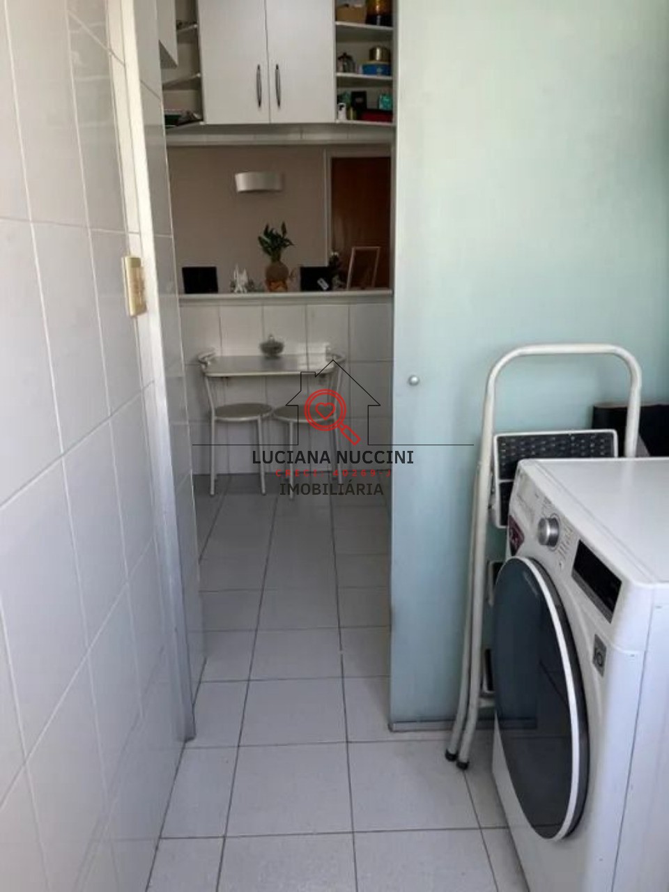 Apartamento à venda na Aclimação, São Paulo-SP, com 2 quartos, 2 banheiros, 2 vagas de garagem e 61,00 m² de área.