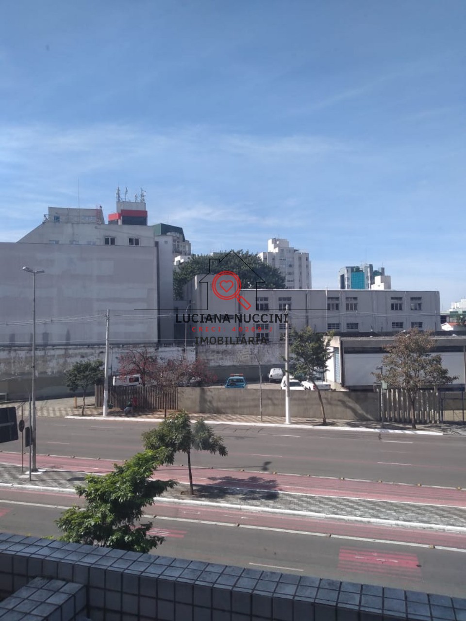 Conjunto comercial de alto padrão para locação na Vila Mariana, São Paulo-SP: 2 salas, 2 banheiros, 1 vaga, 30m²!