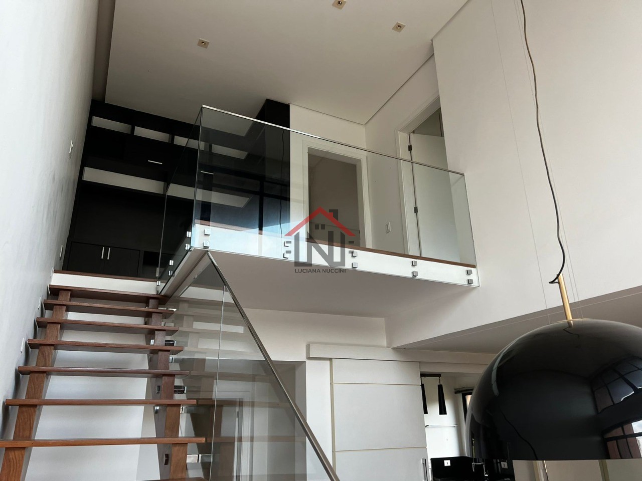 Apartamento de Luxo em Pinheiros: 2 quartos, 2 suítes, 2 salas, 2 vagas de garagem, 140m² de área! Venda ou Locação em São Paulo-SP!