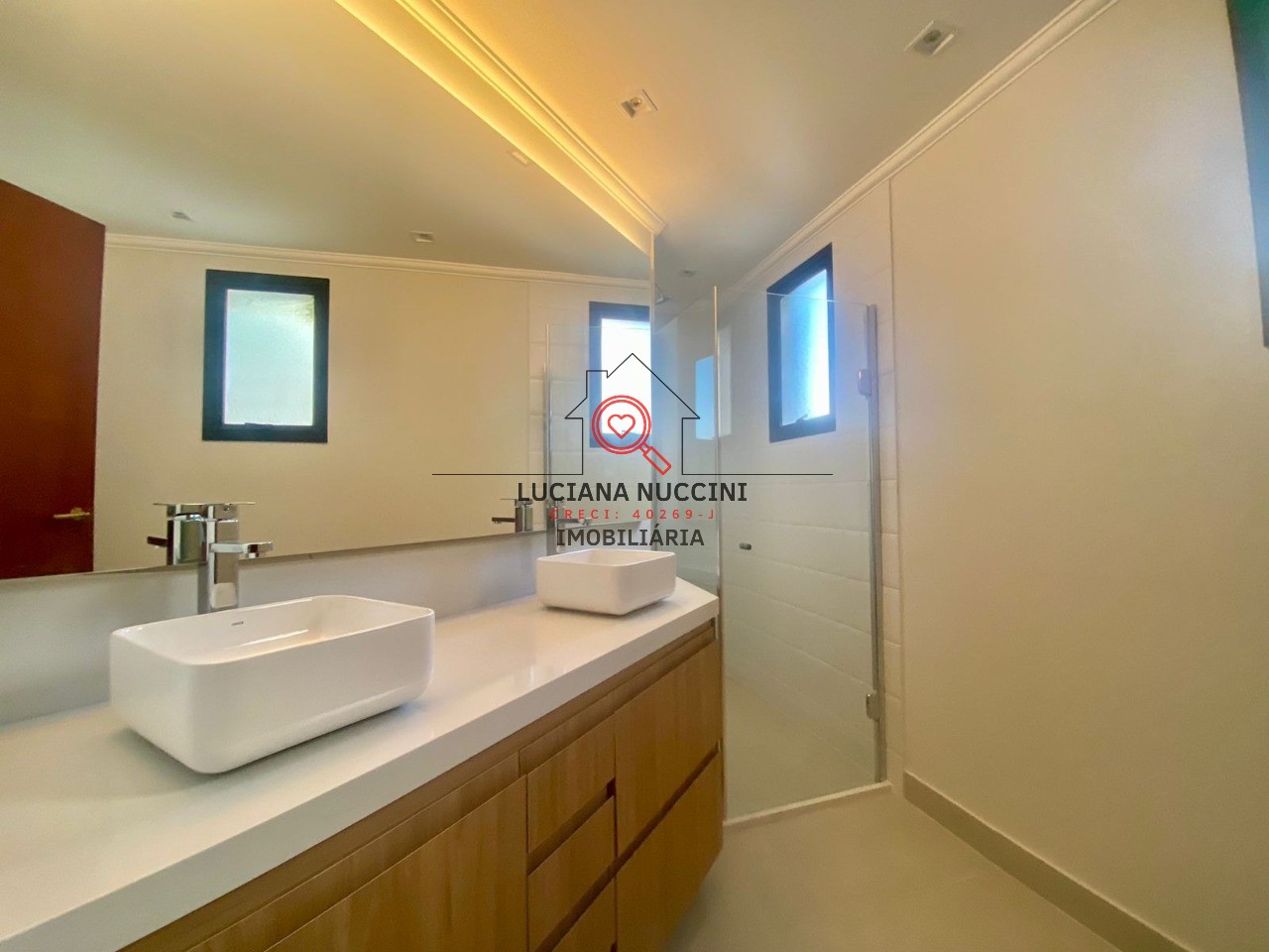 Cobertura de Luxo na Vila Mariana: 3 Quartos, 1 Suíte, 3 Banheiros, 3 Vagas de Garagem, 377m² de Pura Elegância em SP