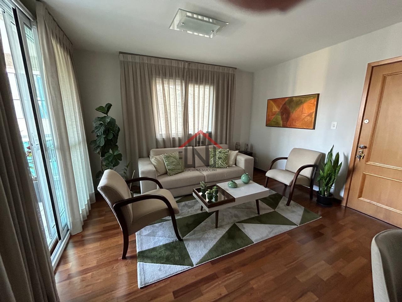 Venda de apartamento de luxo em Pinheiros, São Paulo-SP: 3 quartos, 1 suíte, 2 salas, 5 banheiros, 4 vagas de garagem, 130m².