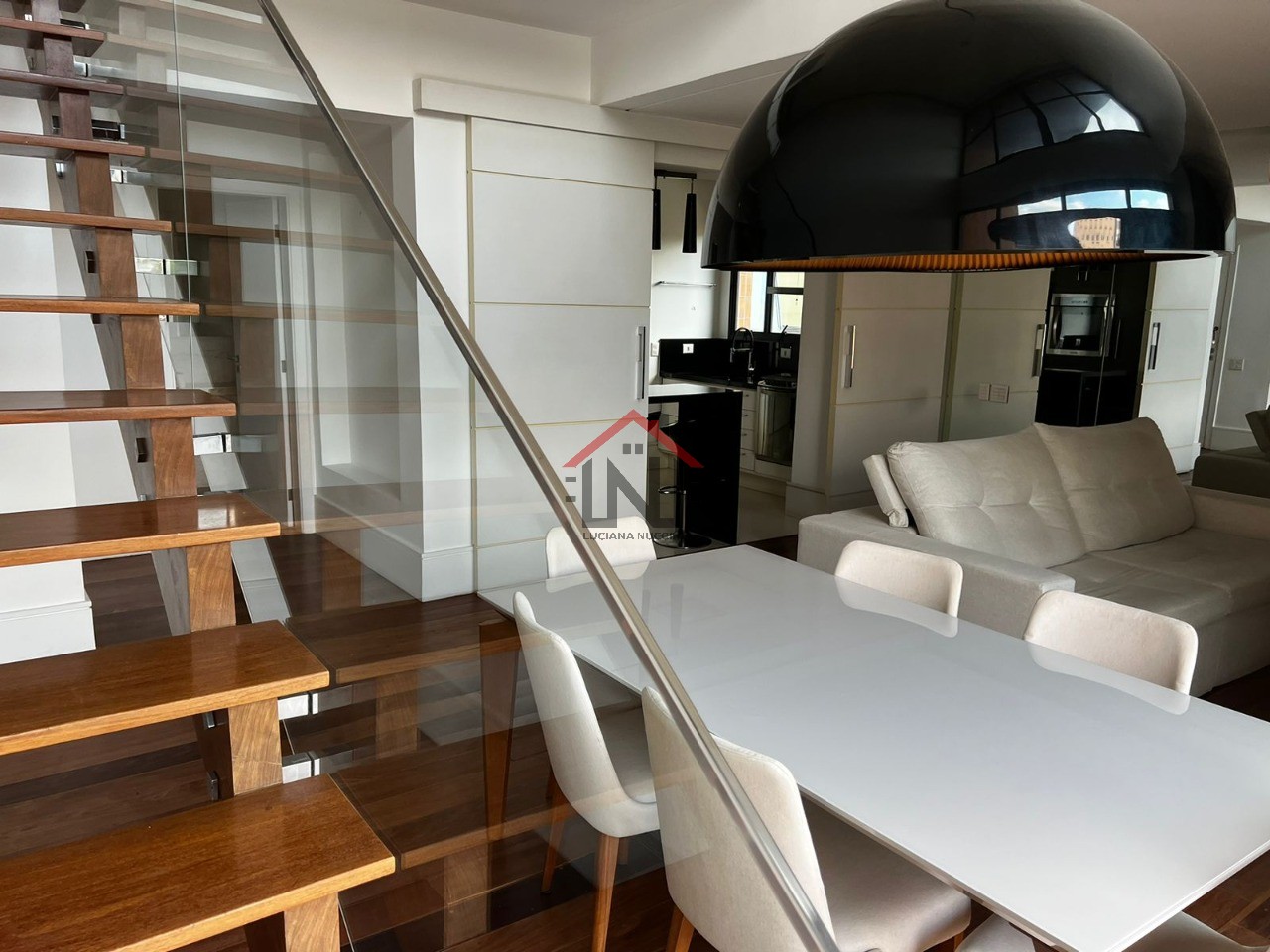 Apartamento de Luxo em Pinheiros: 2 quartos, 2 suítes, 2 salas, 2 vagas de garagem, 140m² de área! Venda ou Locação em São Paulo-SP!