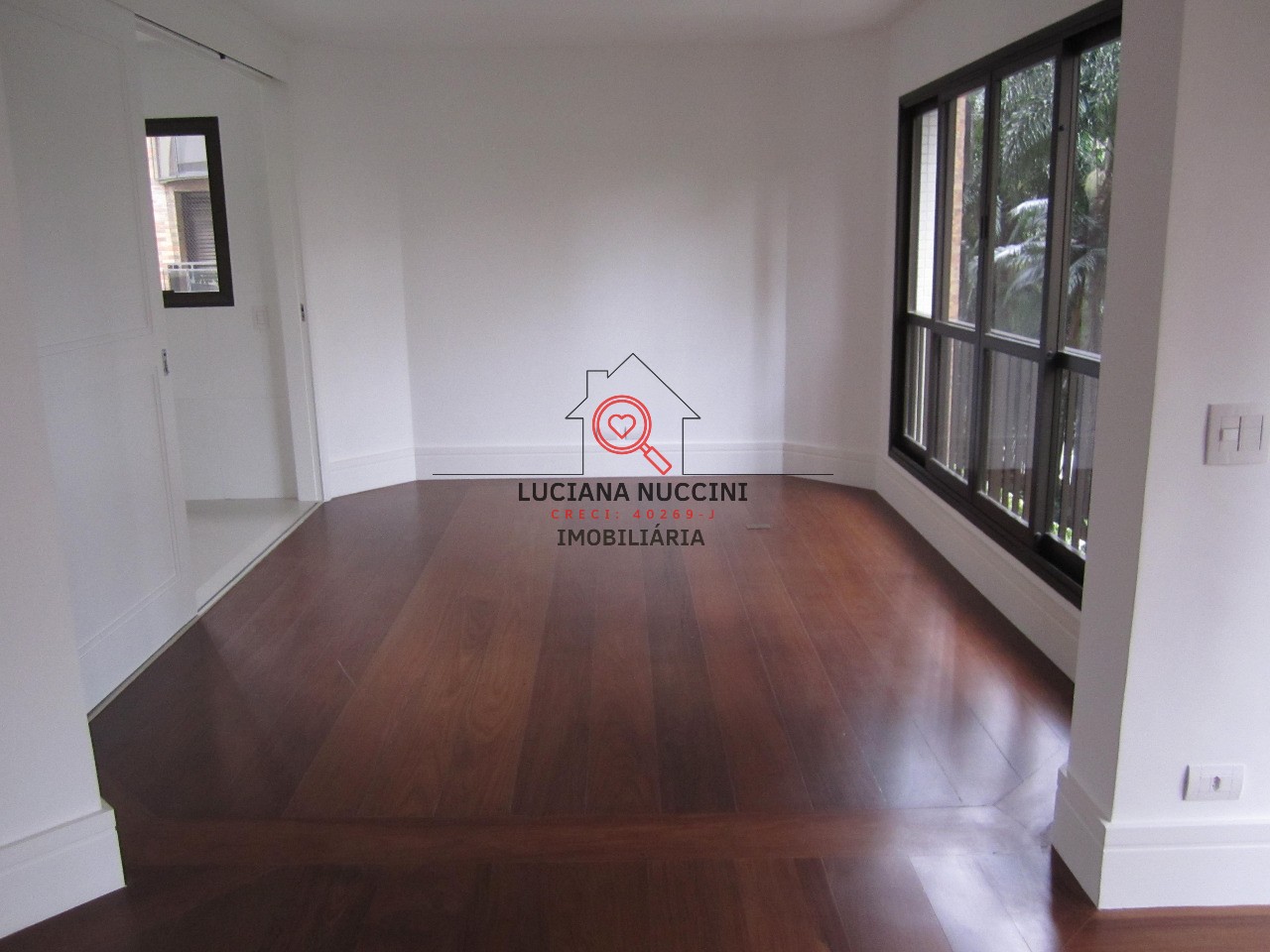 Apartamento de Luxo na Vila Nova Conceição: 3 Quartos, 3 Suítes, 3 Banheiros, 3 Vagas, 210,21m² - São Paulo-SP
